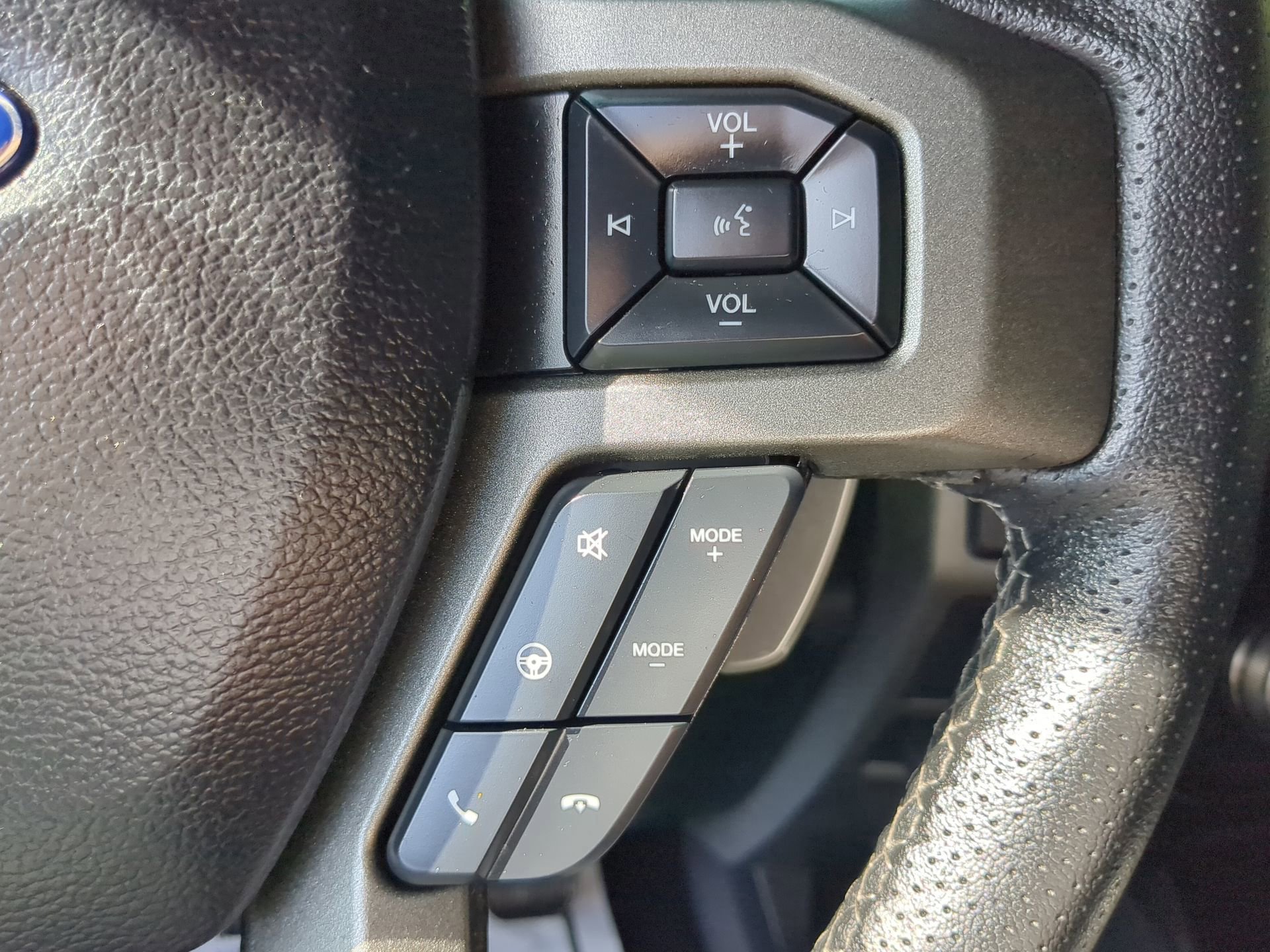 Certified 2020 Ford F150 Raptor w/ Equipment Group 802A Luxury image 60