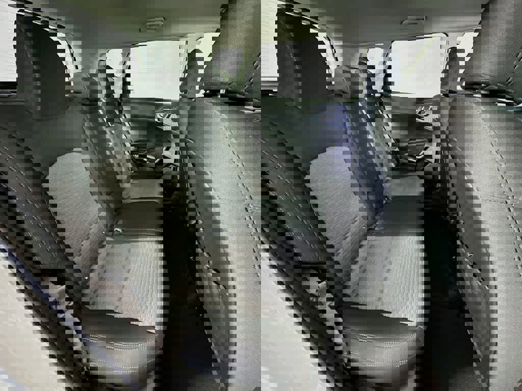 Used 2025 Kia Soul EX image 32