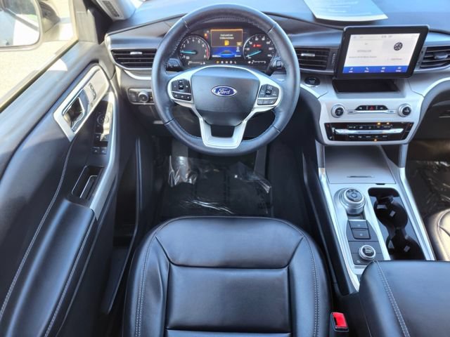 Certified 2022 Ford Explorer XLT w/ Equipment Group 202A AWD/4WD image 13
