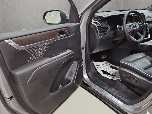 Used 2025 GMC Acadia Denali AWD/4WD image 12