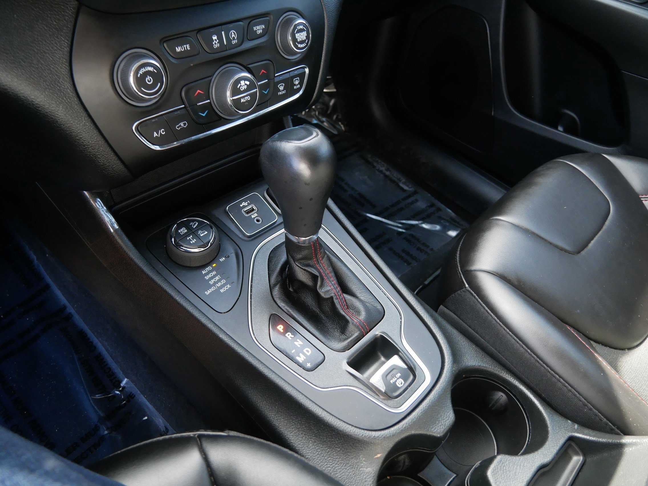 Used 2022 Jeep Cherokee Trailhawk image 41