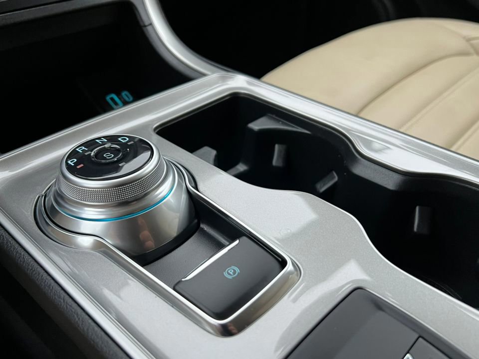 Certified 2024 Ford Edge SEL w/ Convenience Package image 30