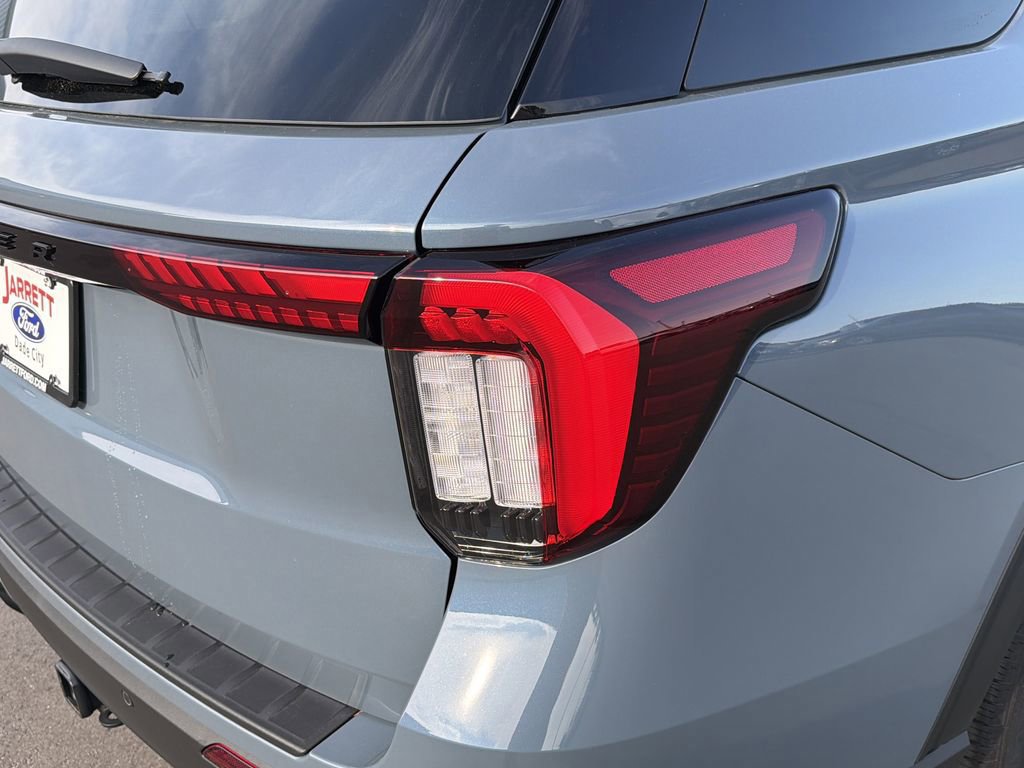 Certified 2025 Ford Explorer ST-Line w/ Premium Package image 9