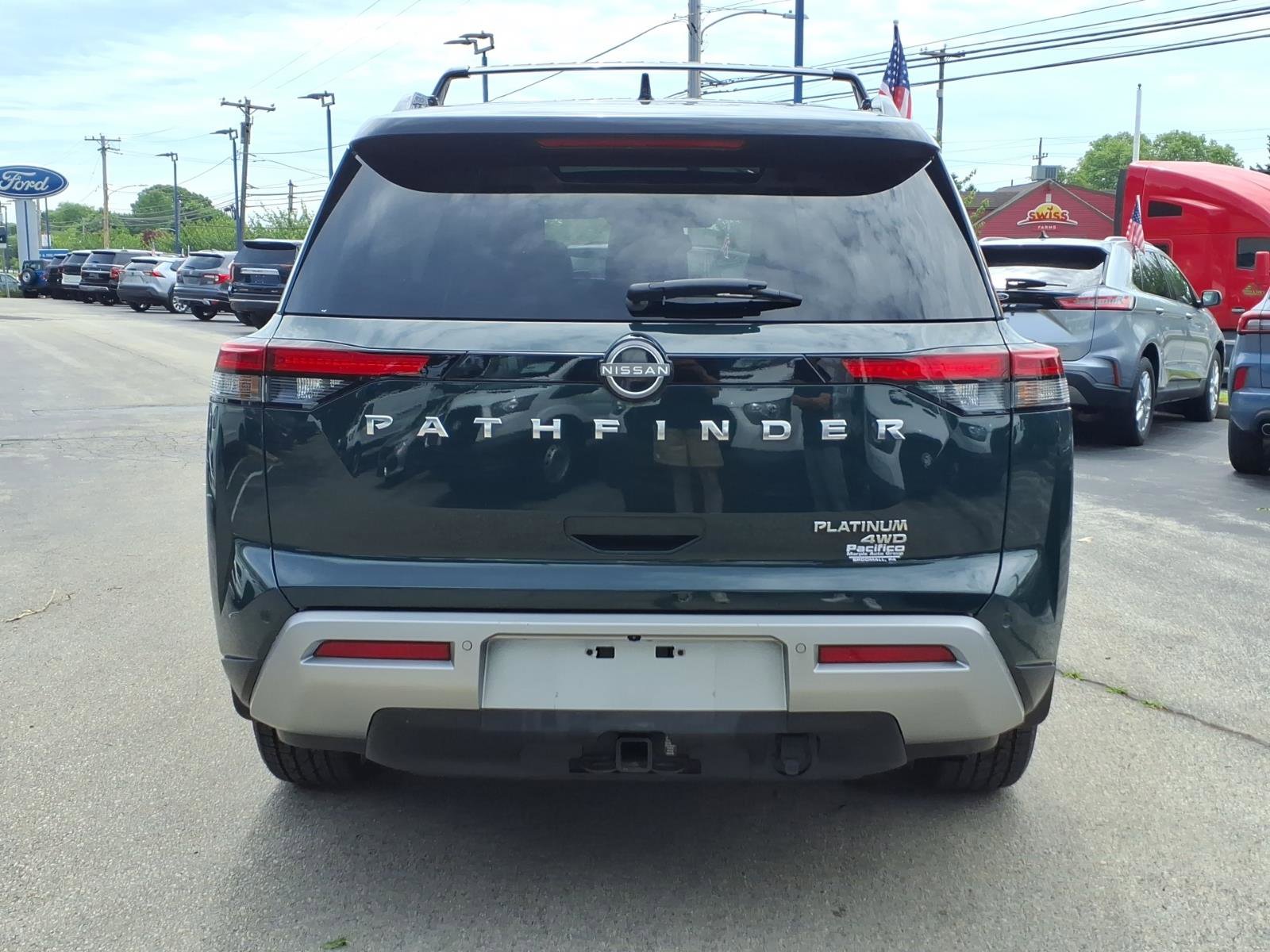 Used 2022 Nissan Pathfinder Platinum w/ Lighting Package (N93) AWD/4WD image 4