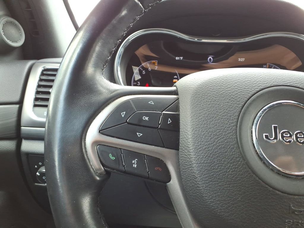 Used 2020 Jeep Grand Cherokee Laredo AWD/4WD image 14