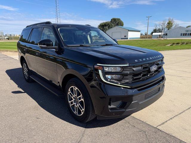 Certified 2025 Ford Expedition Active AWD/4WD image 11