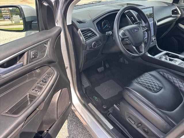 Certified 2024 Ford Edge Titanium AWD/4WD image 9