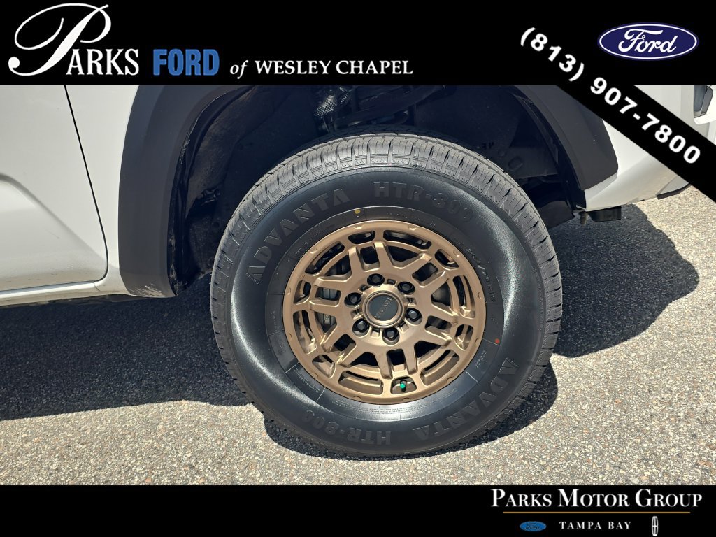 Used 2022 Toyota Tacoma TRD Off-Road AWD/4WD image 33