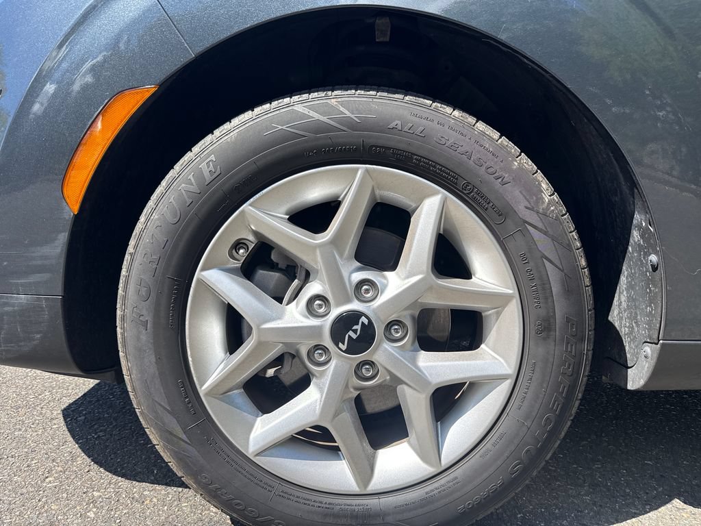Used 2023 Kia Soul LX w/ LX Technology Package FWD image 14