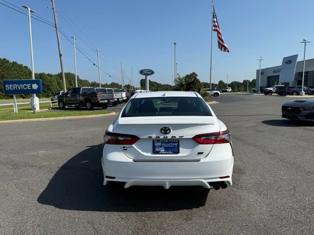 Used 2022 Toyota Camry SE FWD image 5