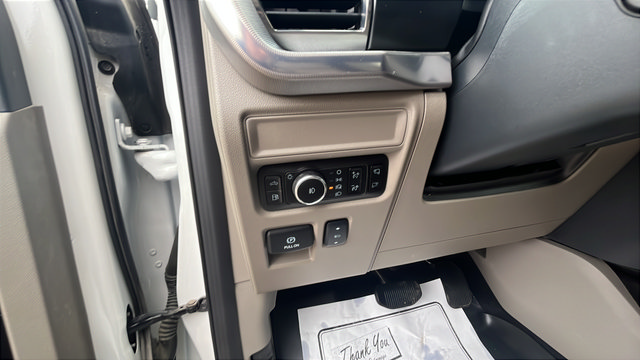 Certified 2025 Ford F150 Platinum w/ Equipment Group 703A Plus AWD/4WD image 12