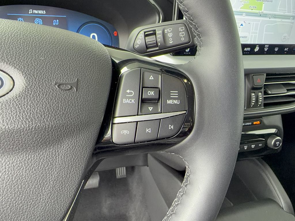Certified 2024 Ford Escape Platinum AWD/4WD image 24