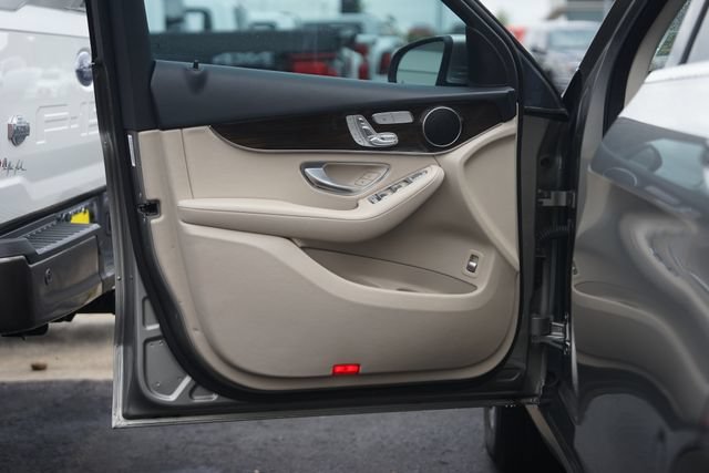 Used 2022 Mercedes-Benz GLC 300 image 30