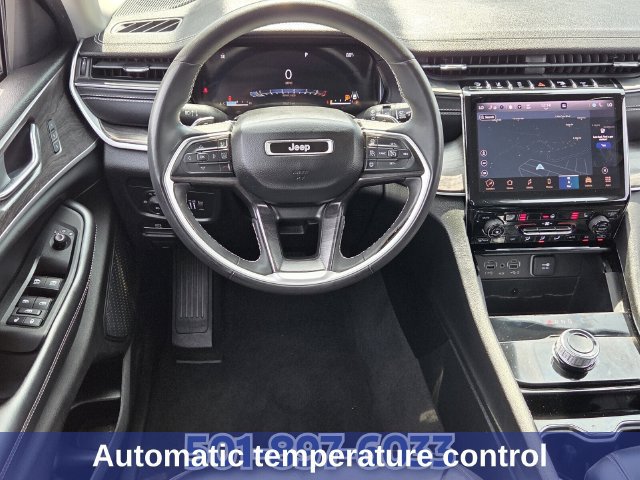 Used 2023 Jeep Grand Cherokee Limited RWD image 13
