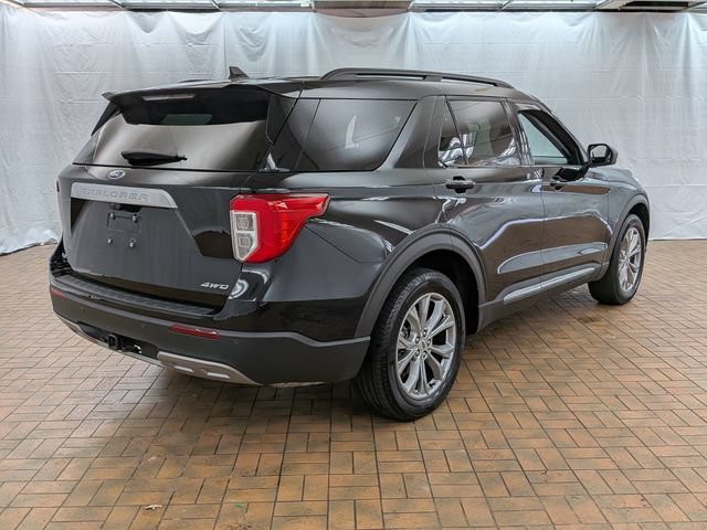 Certified 2023 Ford Explorer XLT w/ Equipment Group 202A AWD/4WD image 7