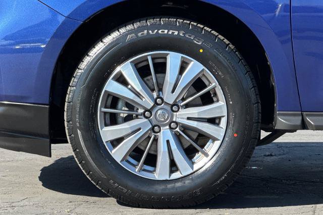 Used 2020 Nissan Pathfinder SL FWD image 35