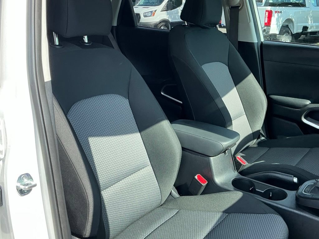 Used 2025 Kia Soul LX w/ LX Technology Package FWD image 20