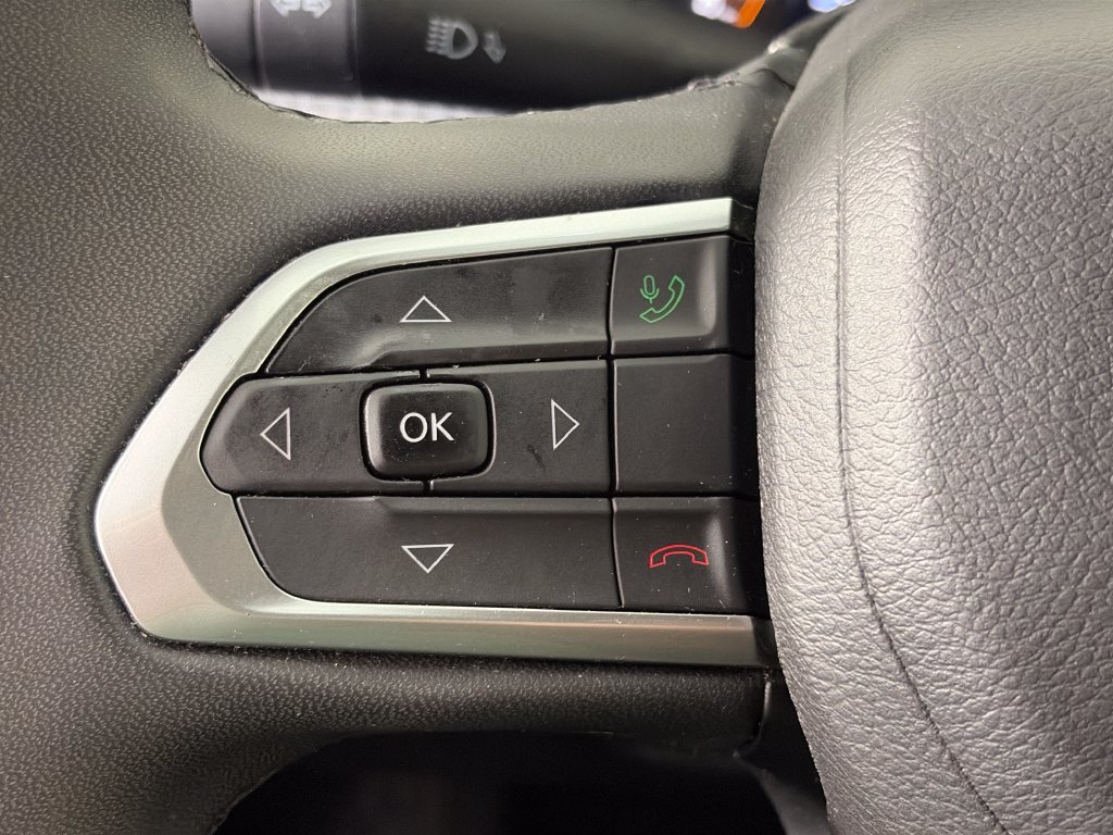 Used 2024 Jeep Compass Latitude AWD/4WD image 17