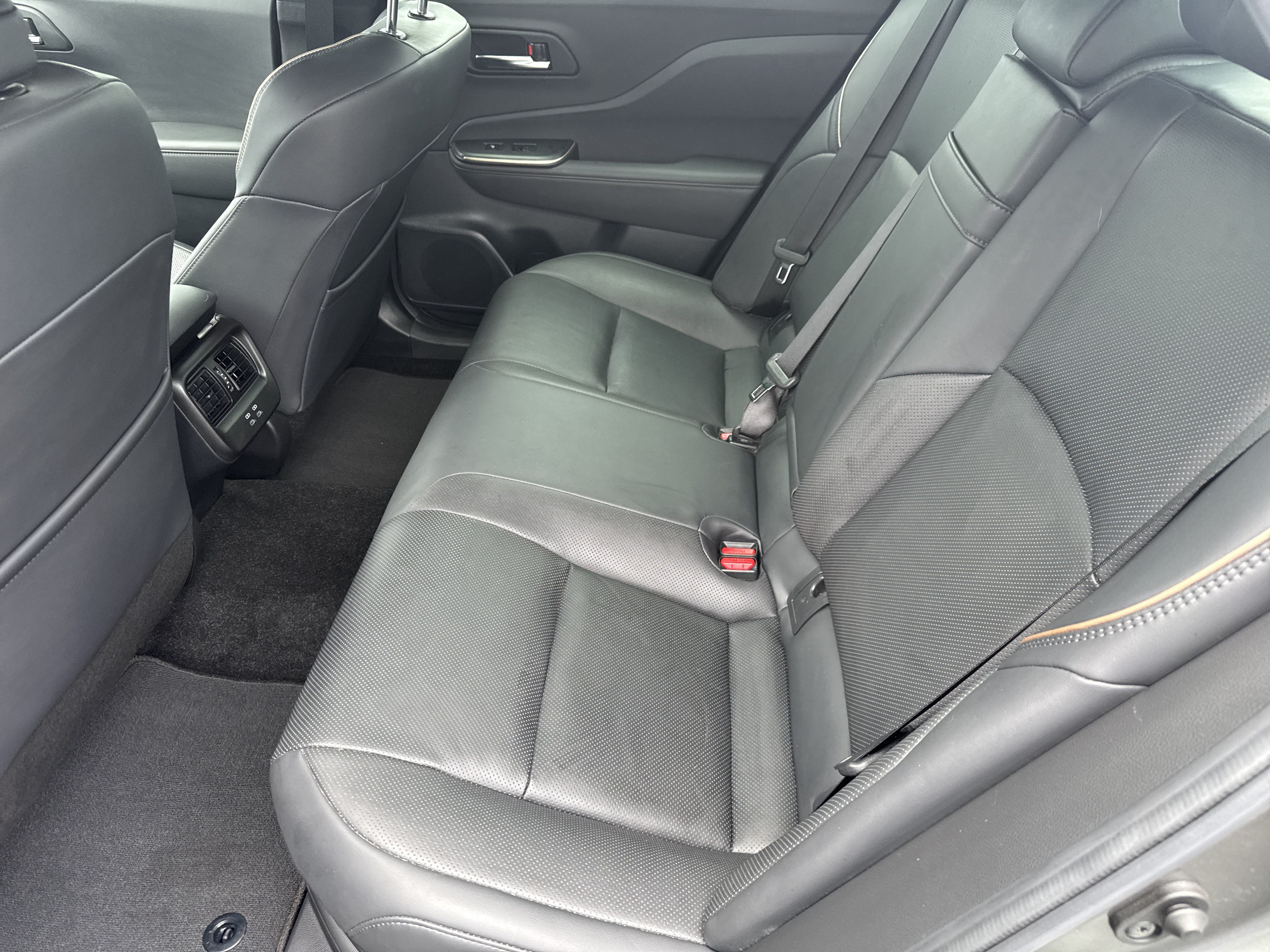 Used 2023 Toyota Crown AWD/4WD image 11