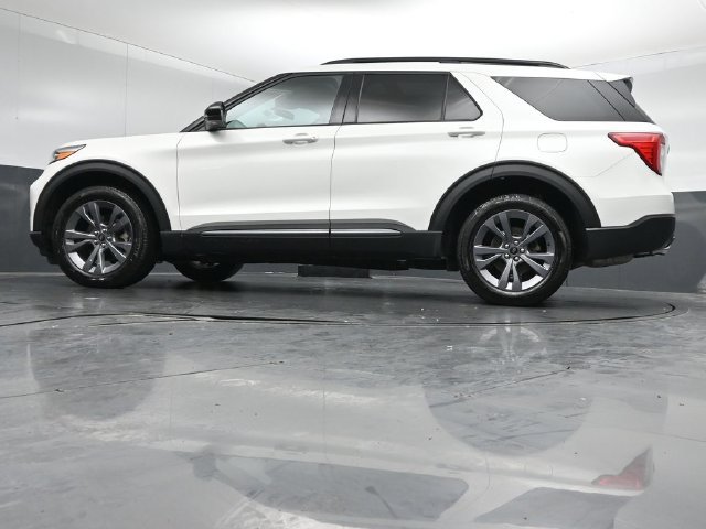 Certified 2024 Ford Explorer XLT w/ Equipment Group 202A AWD/4WD image 41
