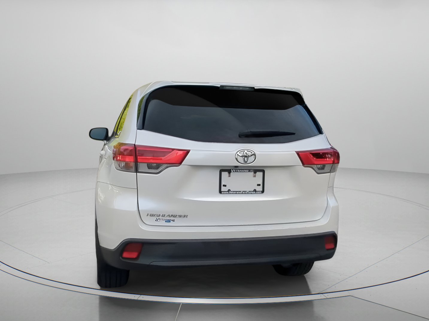 Used 2019 Toyota Highlander LE FWD image 23