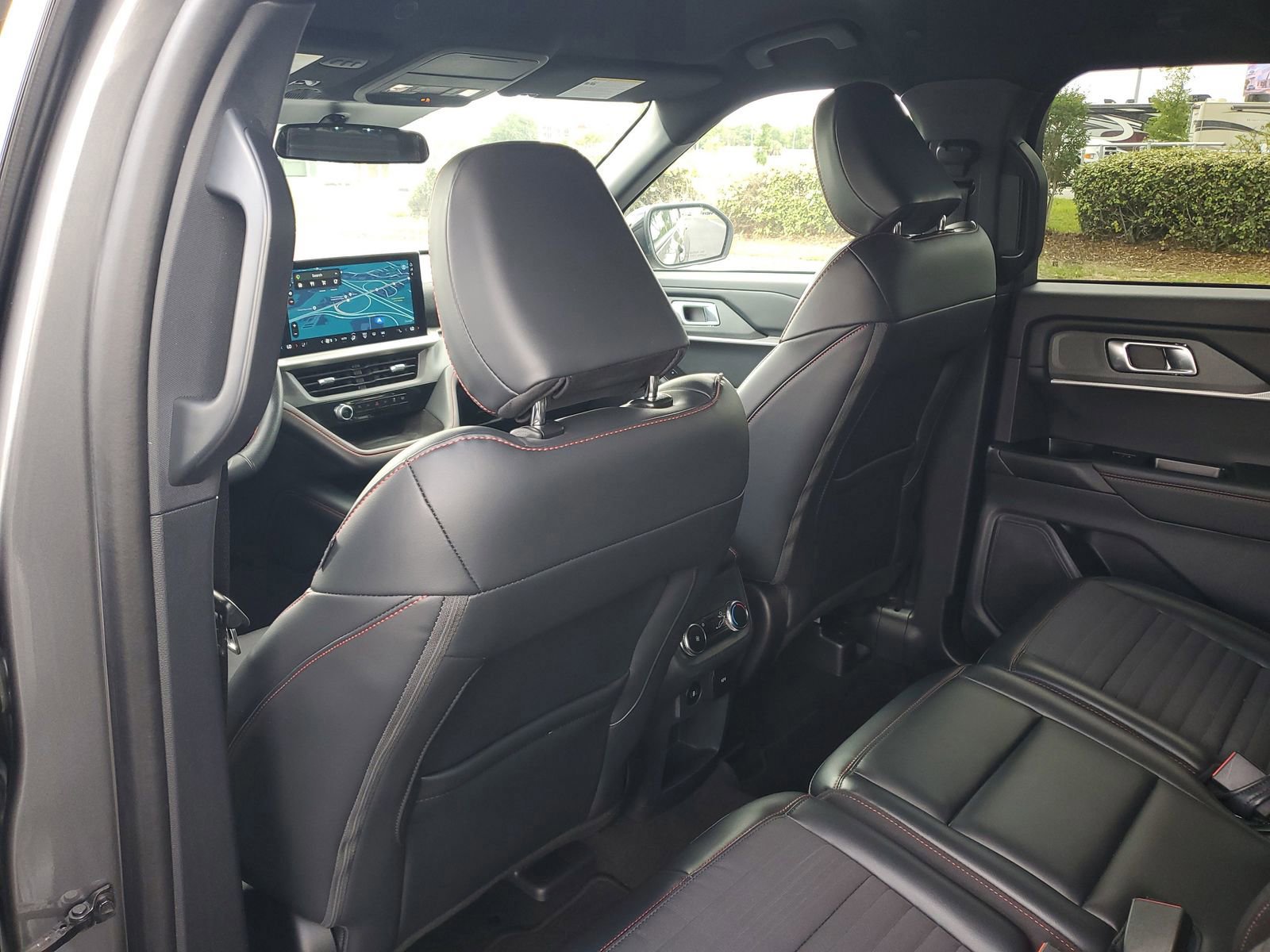 Certified 2025 Ford Explorer ST-Line w/ ST-Line Street Pack image 10