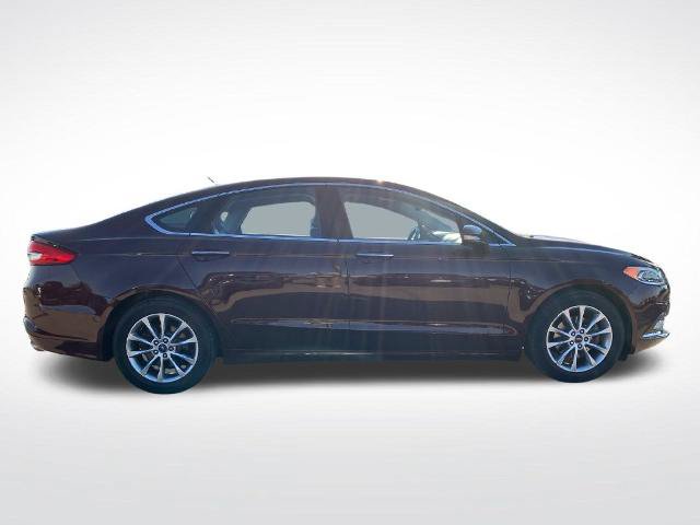 Certified 2017 Ford Fusion SE w/ Fusion SE Technology Package FWD image 7