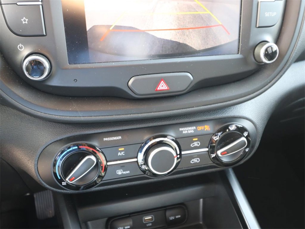 Used 2025 Kia Soul LX w/ LX Technology Package image 18