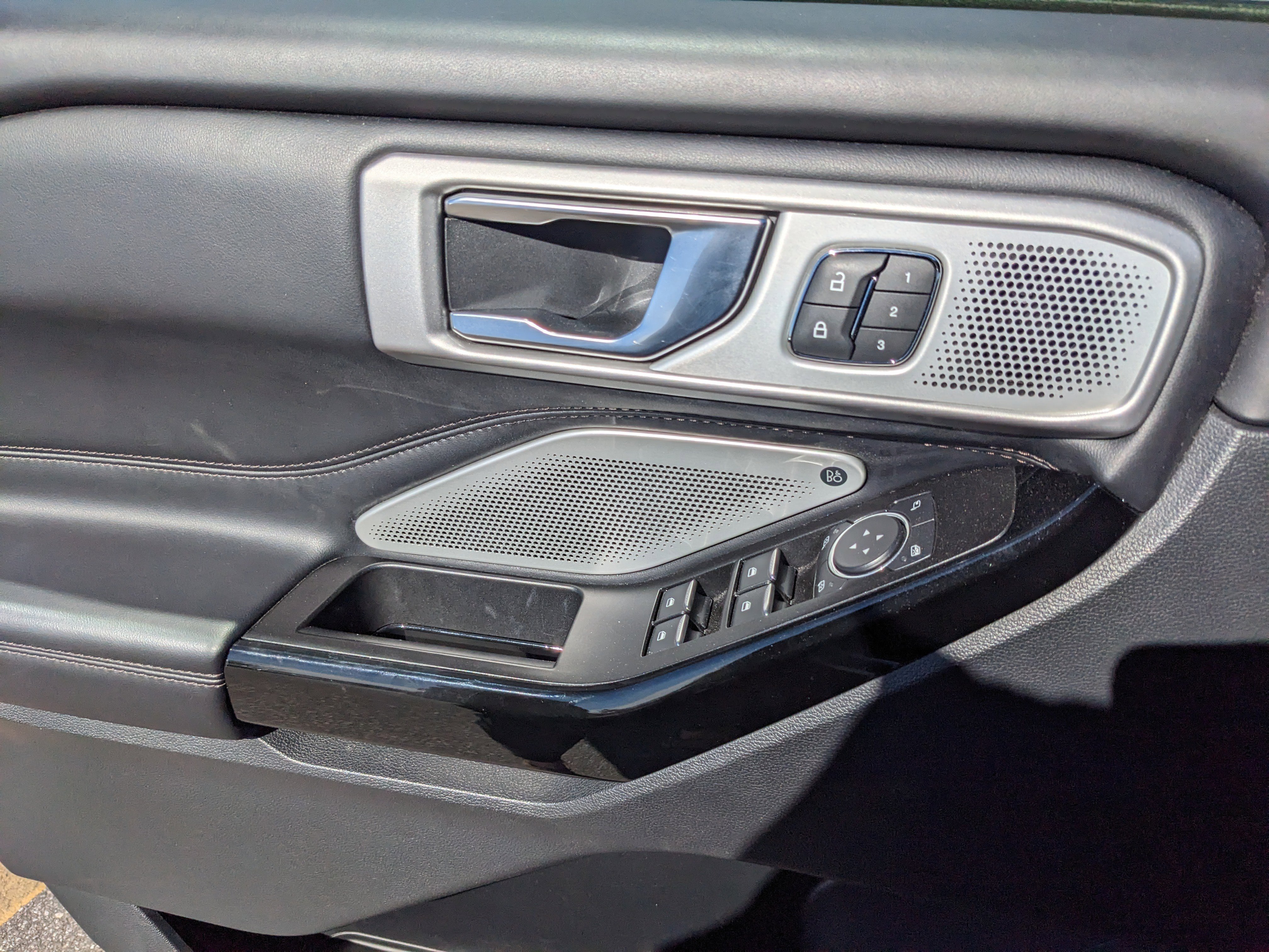 Certified 2022 Ford Explorer Platinum w/ Equipment Group 601A image 20