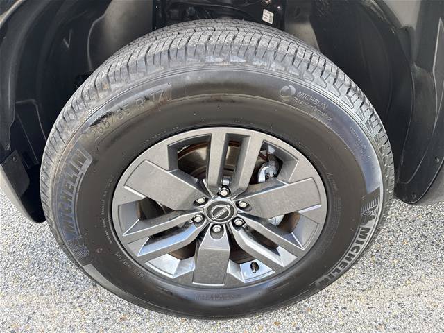 Used 2025 Nissan Frontier SV RWD image 32