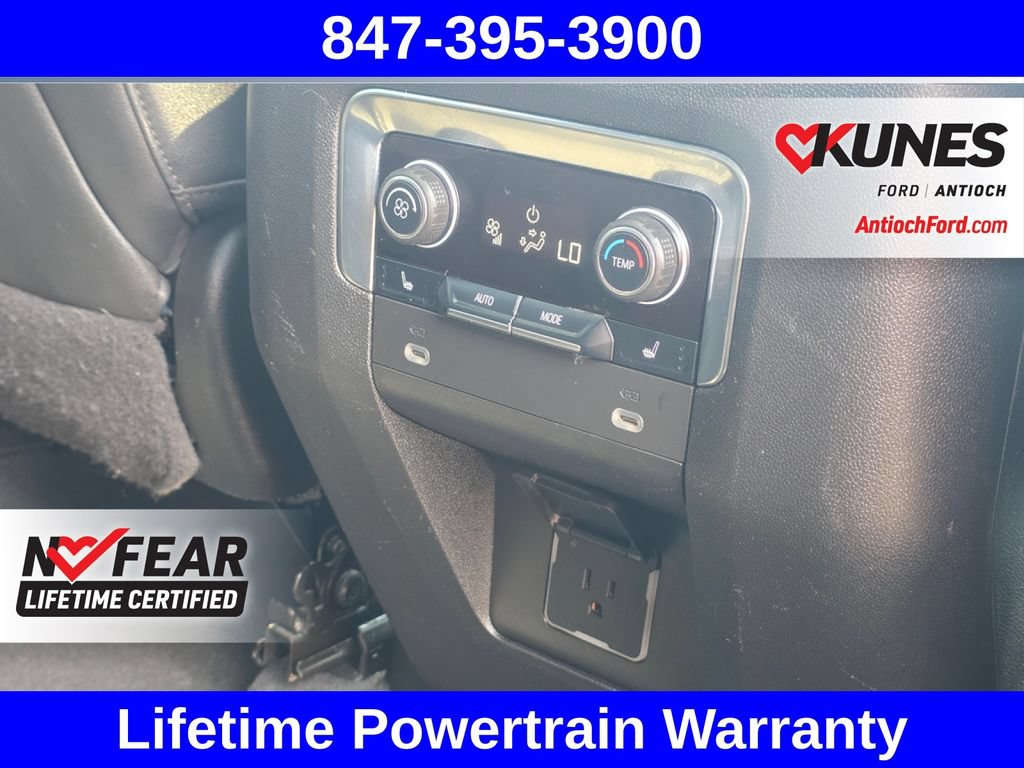 Used 2023 Chevrolet Tahoe Z71 w/ Luxury Package AWD/4WD image 35