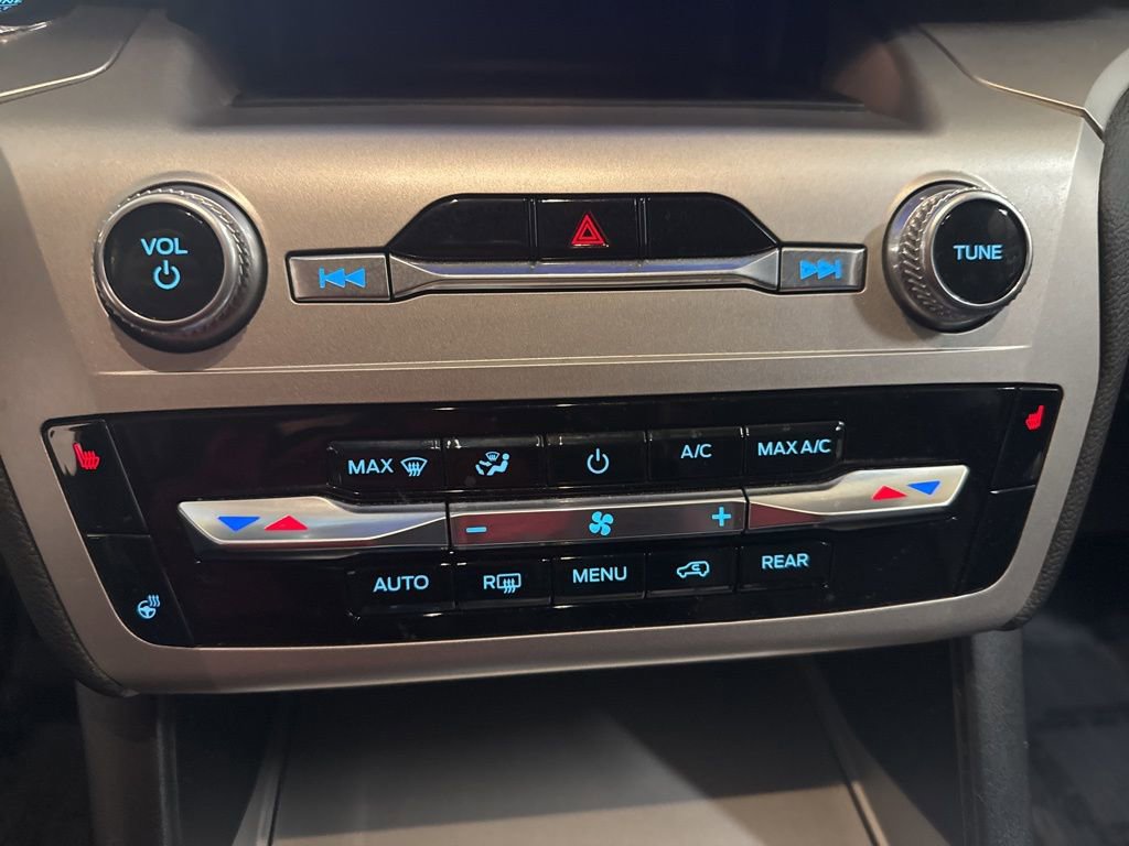 Certified 2022 Ford Explorer XLT w/ Equipment Group 202A image 30