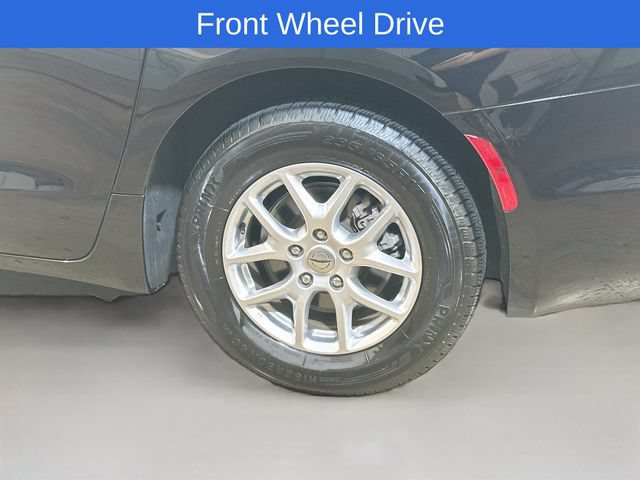 Used 2024 Chrysler Pacifica Touring-L FWD image 6