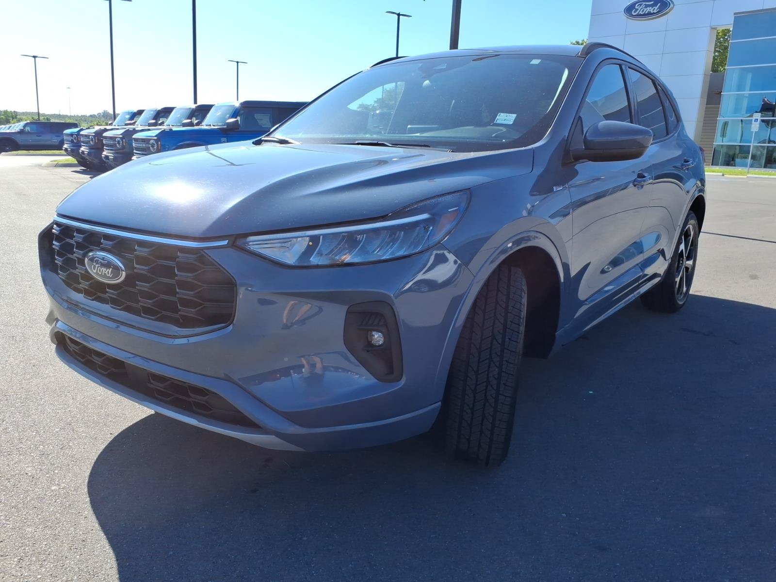 Certified 2023 Ford Escape ST-Line Select AWD/4WD image 7