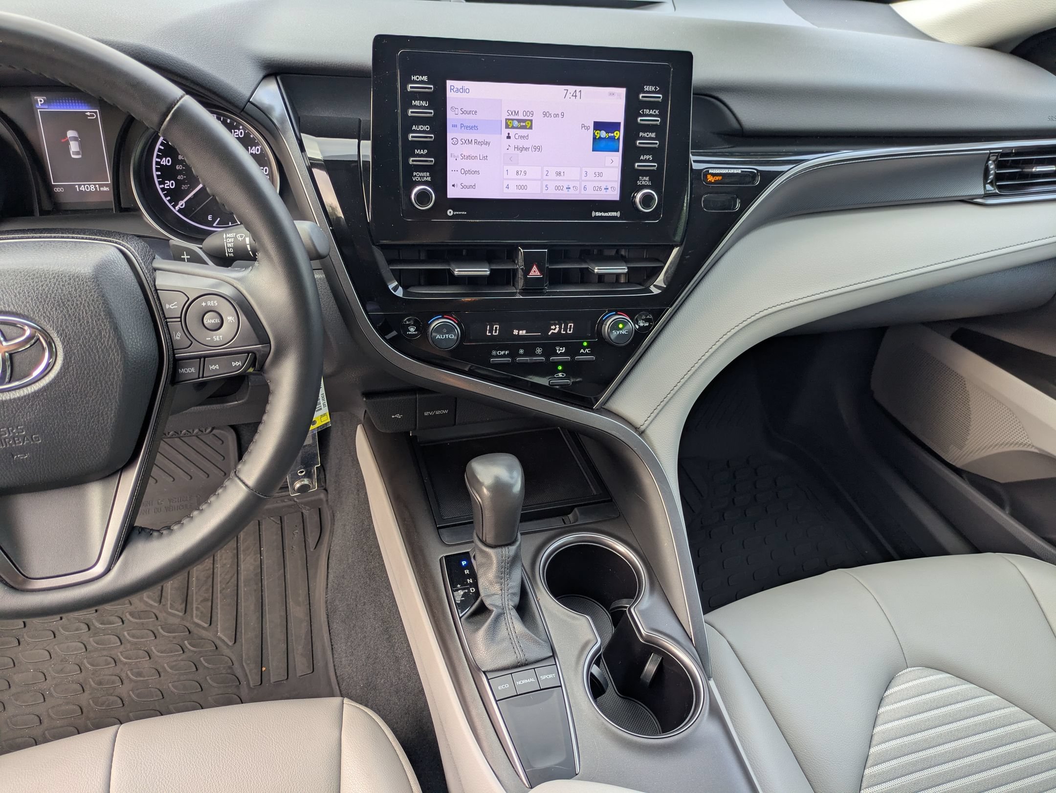 Used 2024 Toyota Camry SE FWD image 18