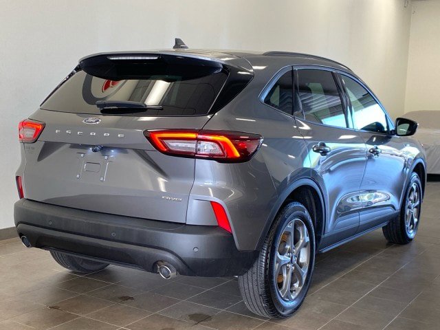 Certified 2025 Ford Escape ST-Line Select w/ Tech Pack #1 AWD/4WD image 8
