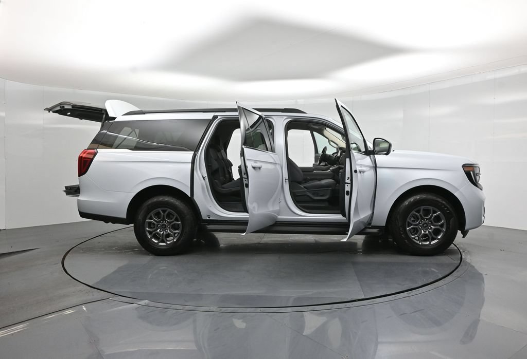 Certified 2025 Ford Expedition Max Active RWD image 5