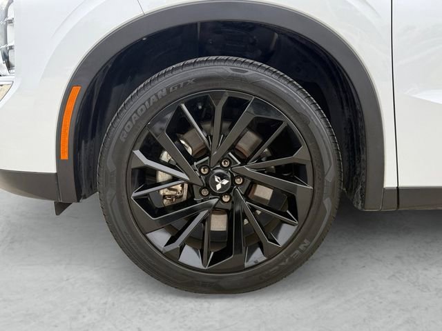 Used 2023 Mitsubishi Outlander SE Black Edition FWD image 23