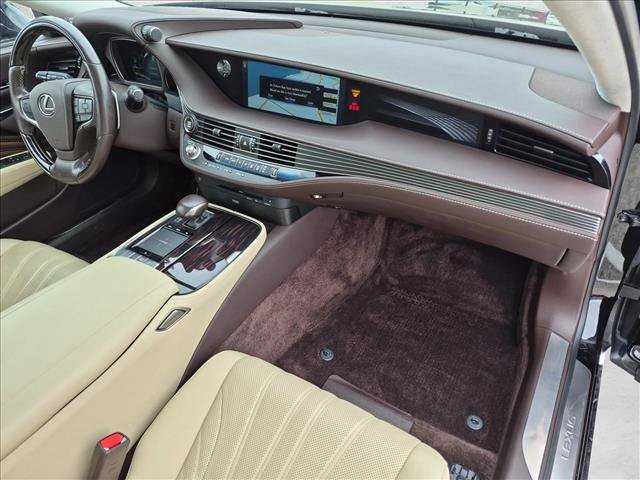 Used 2018 Lexus LS 500 AWD w/ Interior Upgrade Package image 23