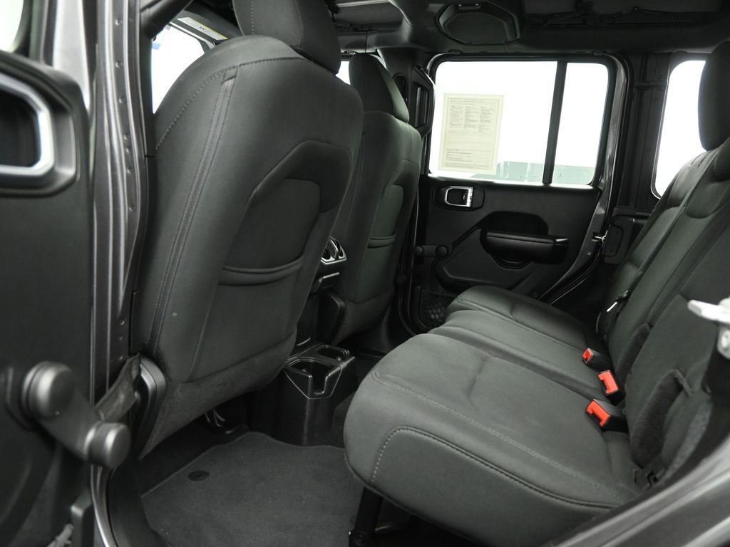 Used 2018 Jeep Wrangler Unlimited Sport image 15