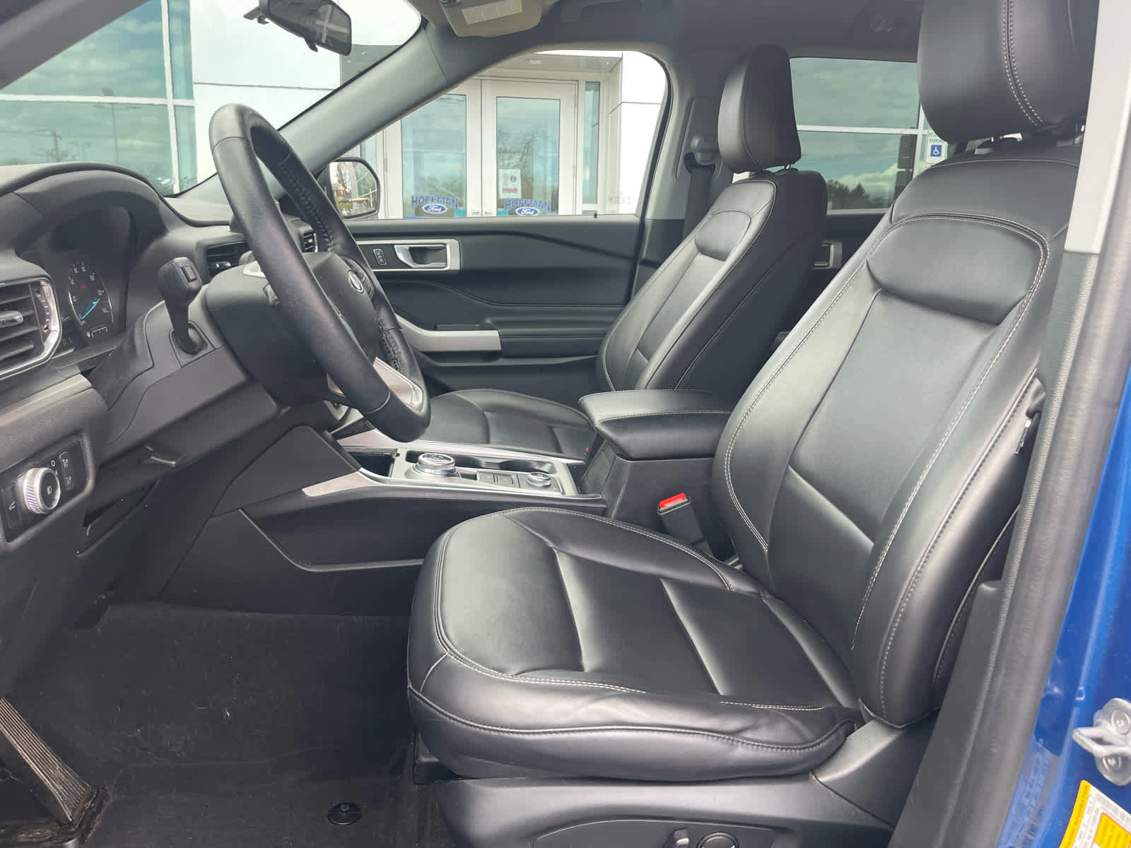 Certified 2022 Ford Explorer XLT w/ Equipment Group 202A image 10