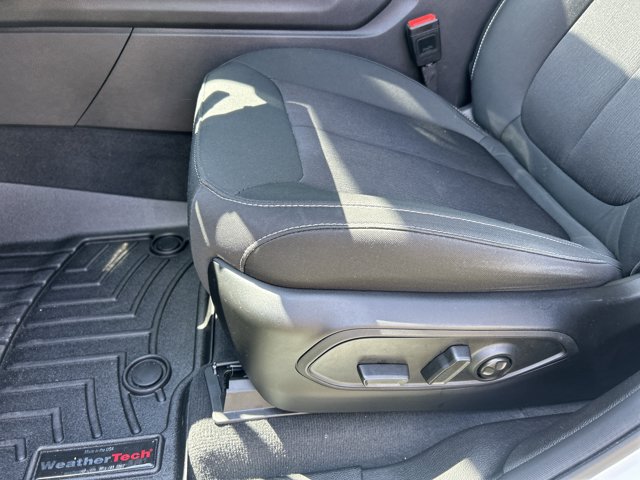 Used 2025 Jeep Grand Cherokee L Laredo w/ Luxury Tech Group I RWD image 16