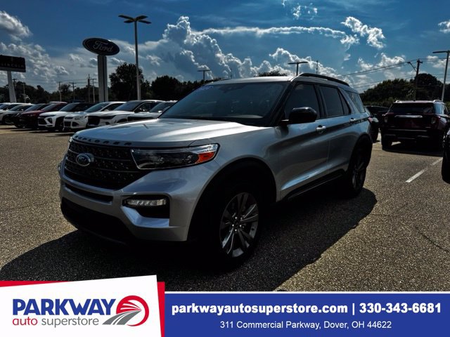 Certified 2024 Ford Explorer XLT w/ Equipment Group 202A AWD/4WD image 3