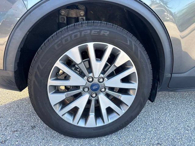 Certified 2020 Ford Escape Titanium w/ Titanium Premium Package 2.0 AWD/4WD image 16