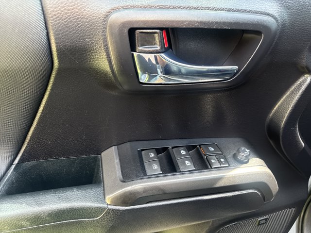 Used 2020 Toyota Tacoma TRD Sport w/ TRD Premium Sport Package AWD/4WD image 13