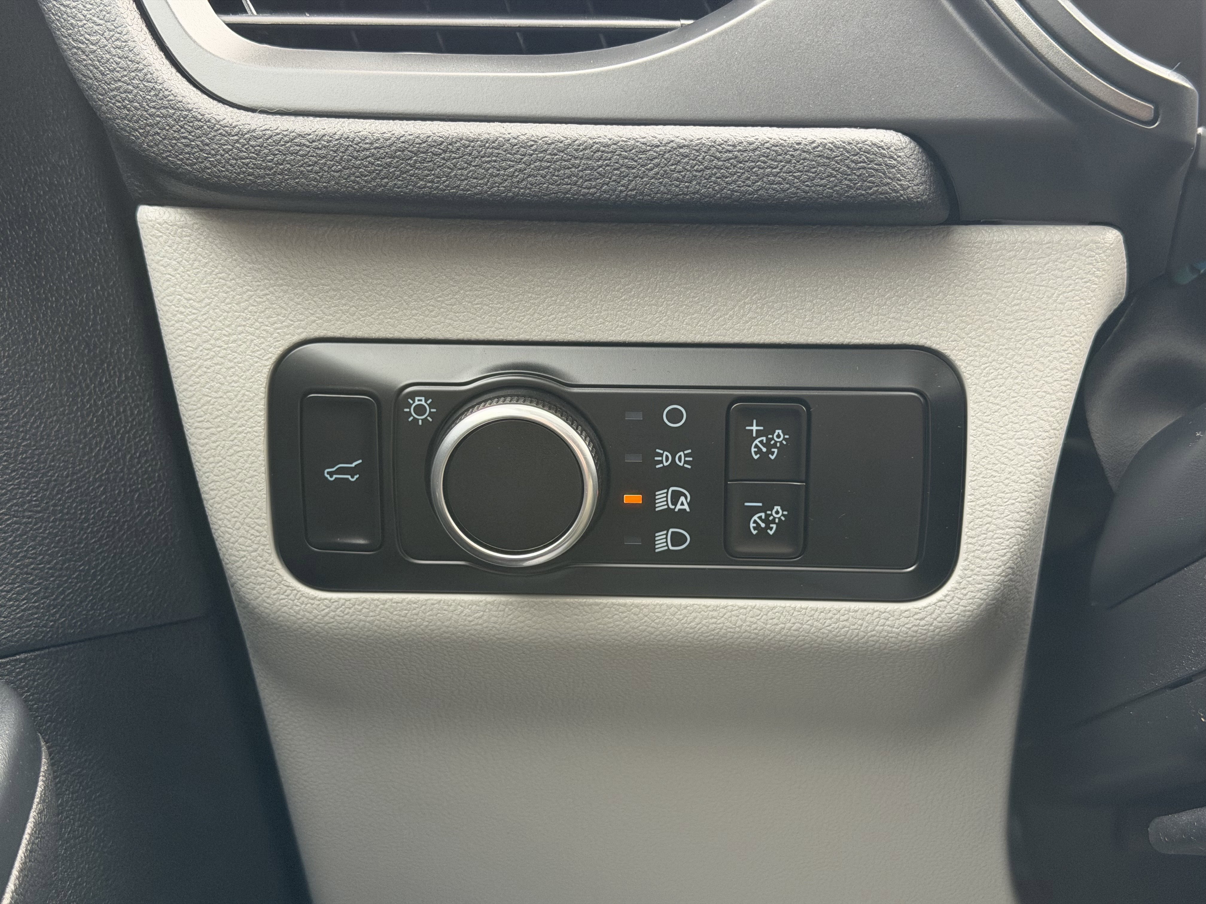 Certified 2025 Ford Escape Active w/ Cold Weather Package image 25