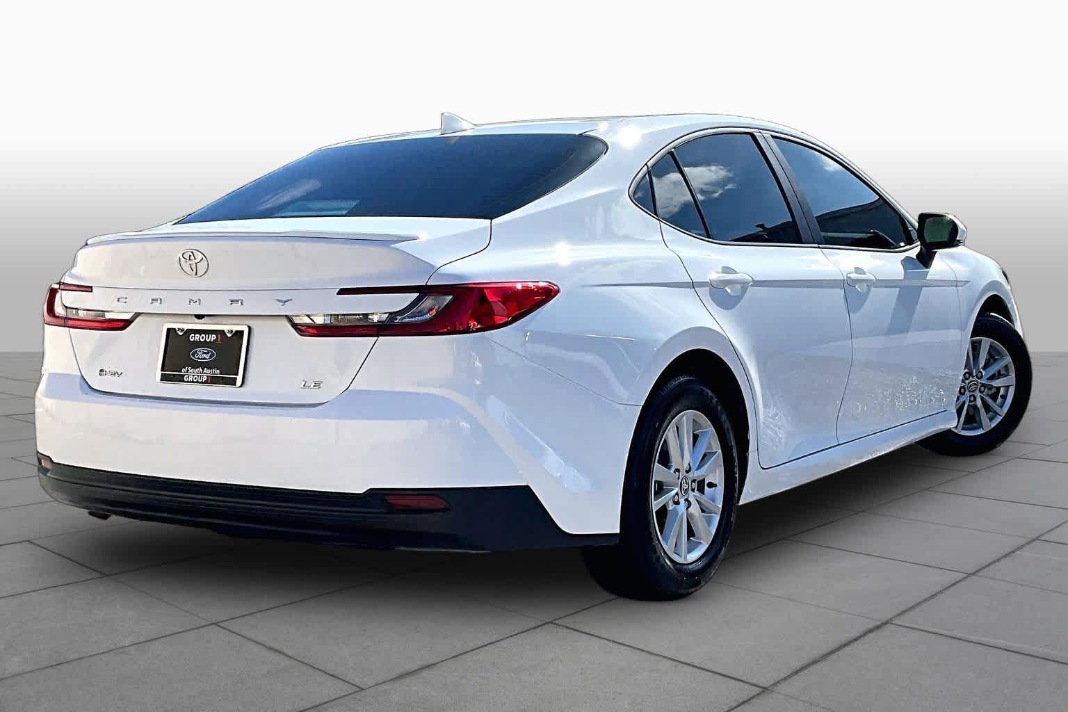 Used 2025 Toyota Camry LE FWD image 13