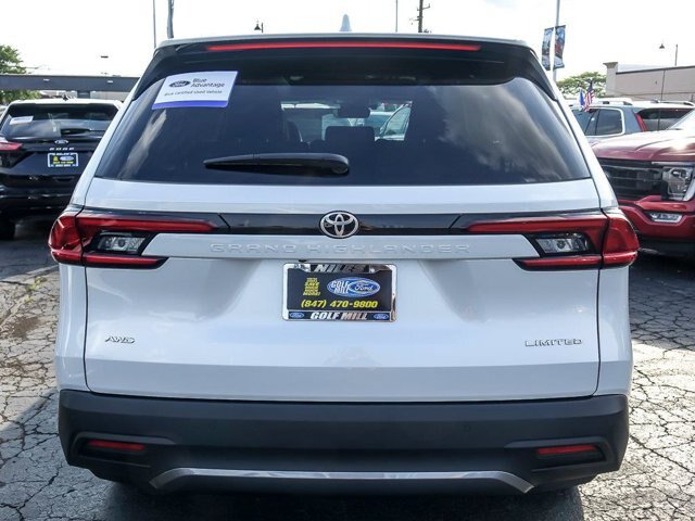 Used 2025 Toyota Grand Highlander AWD image 8
