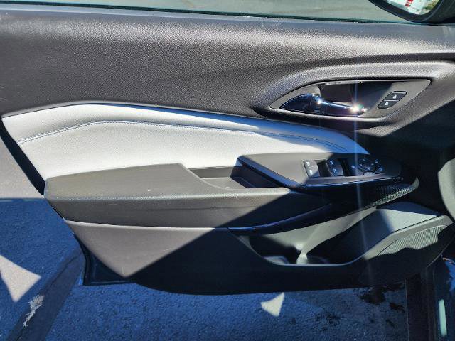 Used 2025 Chevrolet Trax LT FWD image 15