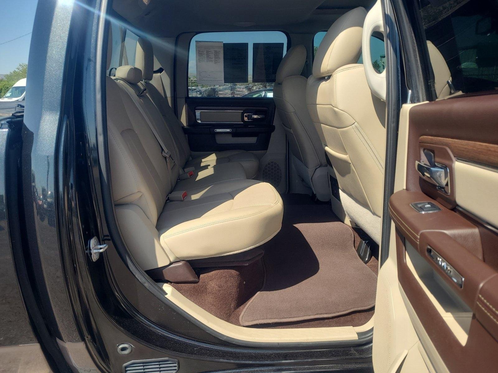 Used 2018 RAM 1500 Laramie w/ Convenience Group AWD/4WD image 18